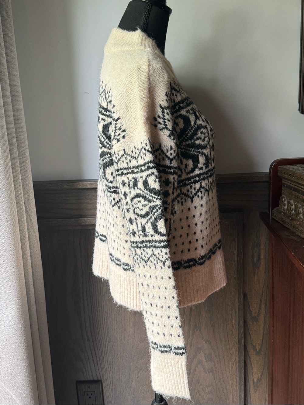Universal Thread Cream & Black Fair Isle Crewneck Sweater - Picture 5 of 8